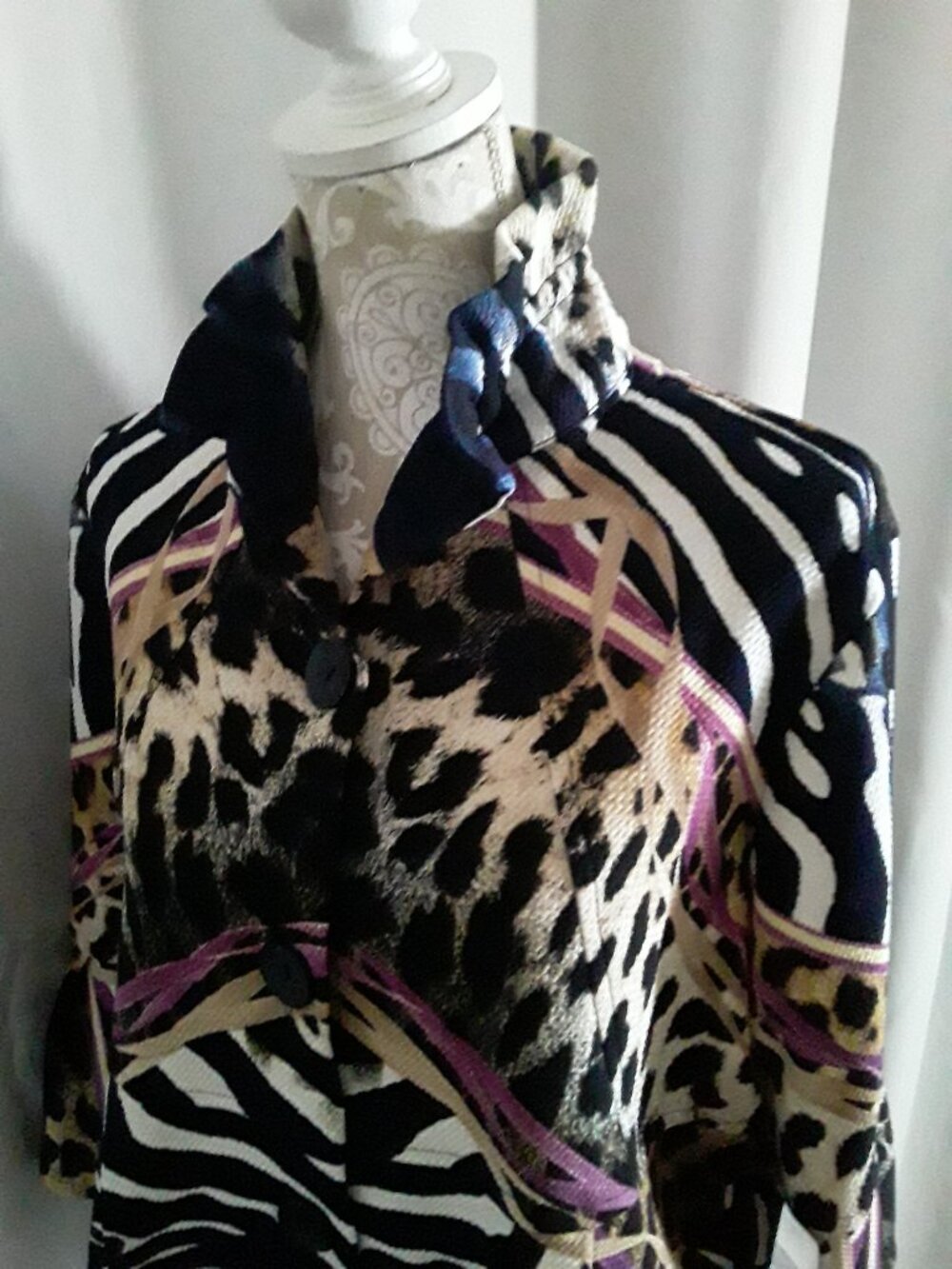 Damee, Inc lovely colorful jacket size L
